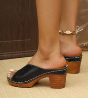 Thyra – Sandały drewniane z letnią elegancją