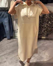 Monika | Zwiewna sukienka z kapturem i kieszeniami