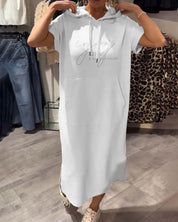 Monika | Zwiewna sukienka z kapturem i kieszeniami