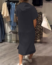 Monika | Zwiewna sukienka z kapturem i kieszeniami