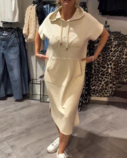 Monika | Zwiewna sukienka z kapturem i kieszeniami