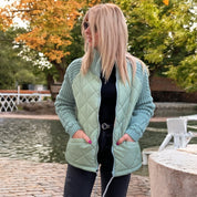 Pilla | Pikowana Kurtka z Dzianinowymi Rękawami i Wysokim Kołnierzem