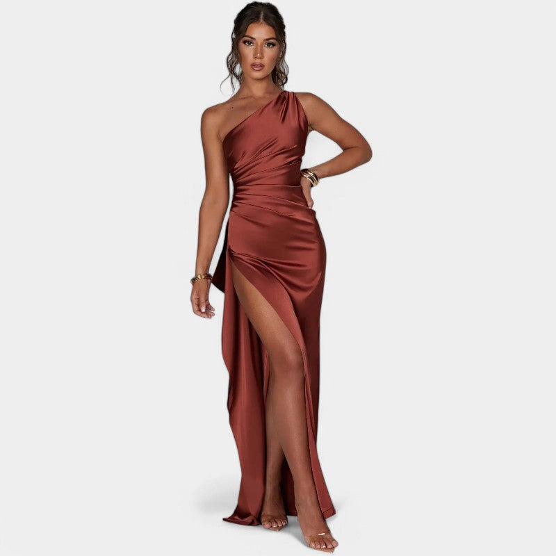 Gleame-Jurk-Gleame-Jurk-Pleated-satin-split-dress-0.jpg