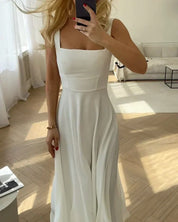 NOMI - Elegancka Długa Sukienka z Półprzezroczystego Chiffonu