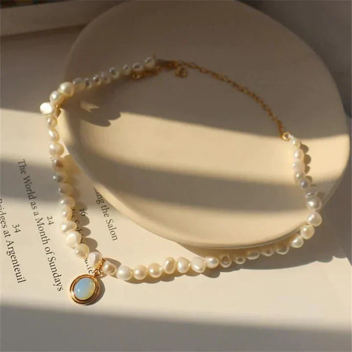 freshwater-pearl-moonstone-necklace-322392_720x_51cce286-be25-4aa5-a2e8-8df4051eb070.webp
