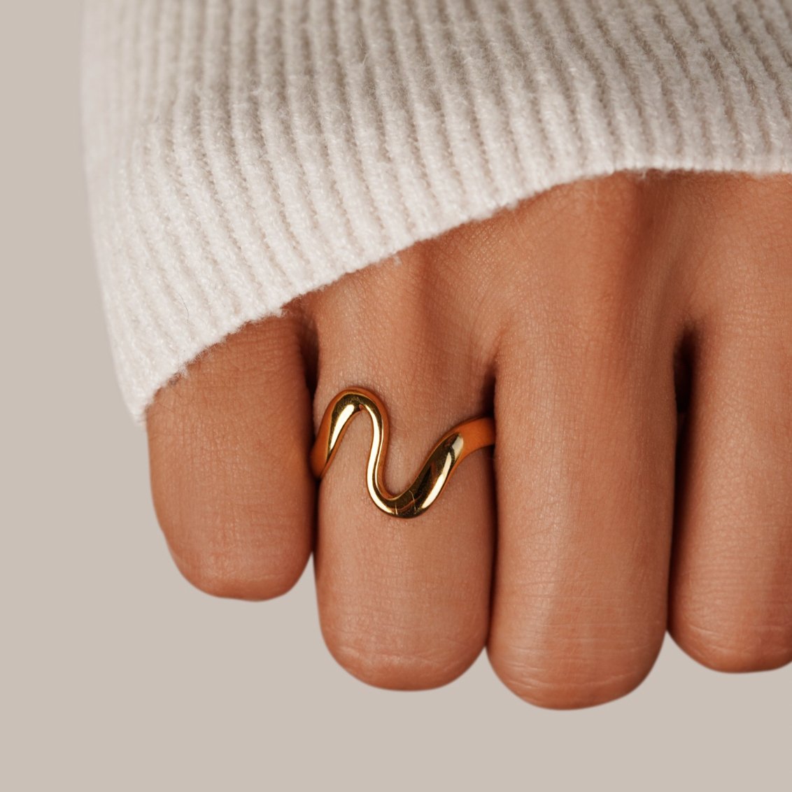 gold-wave-ring-246094.jpg