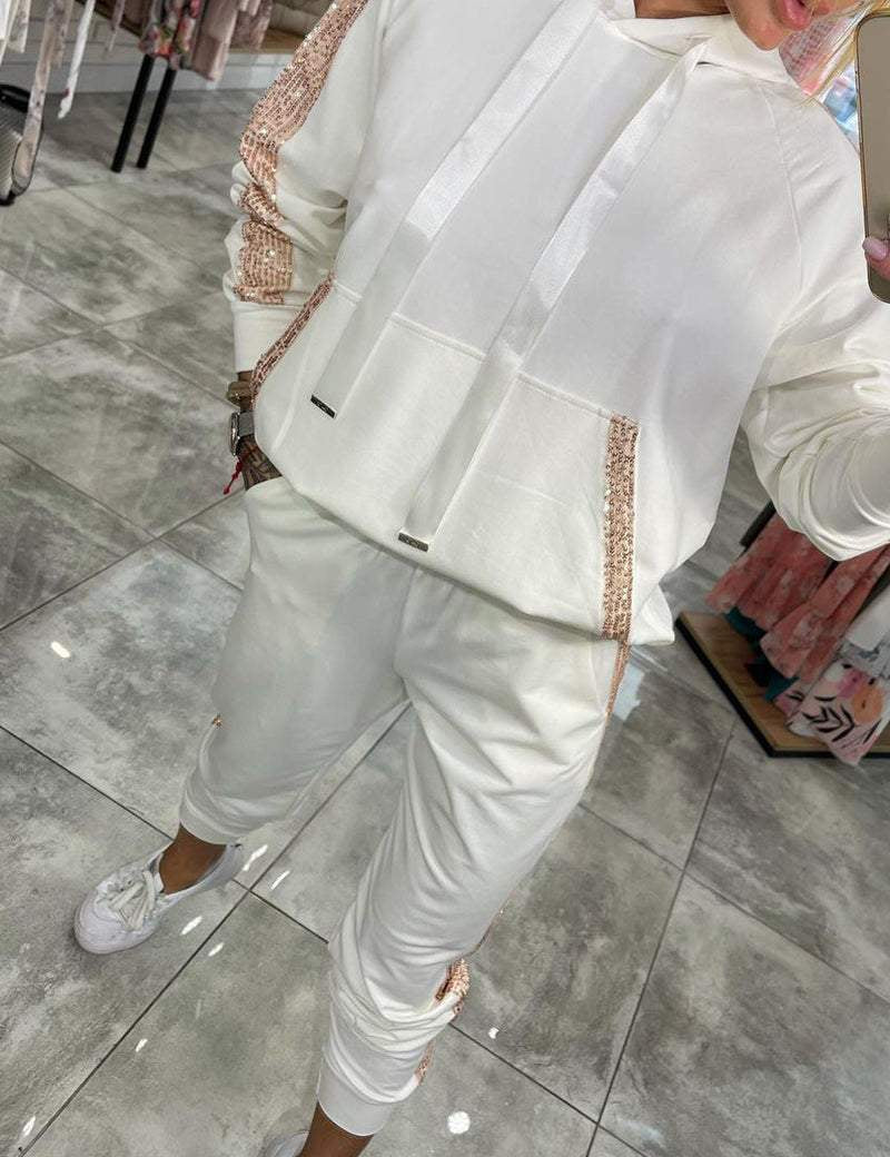 Aleksandra – Jesienny zestaw z połyskiem i komfortem