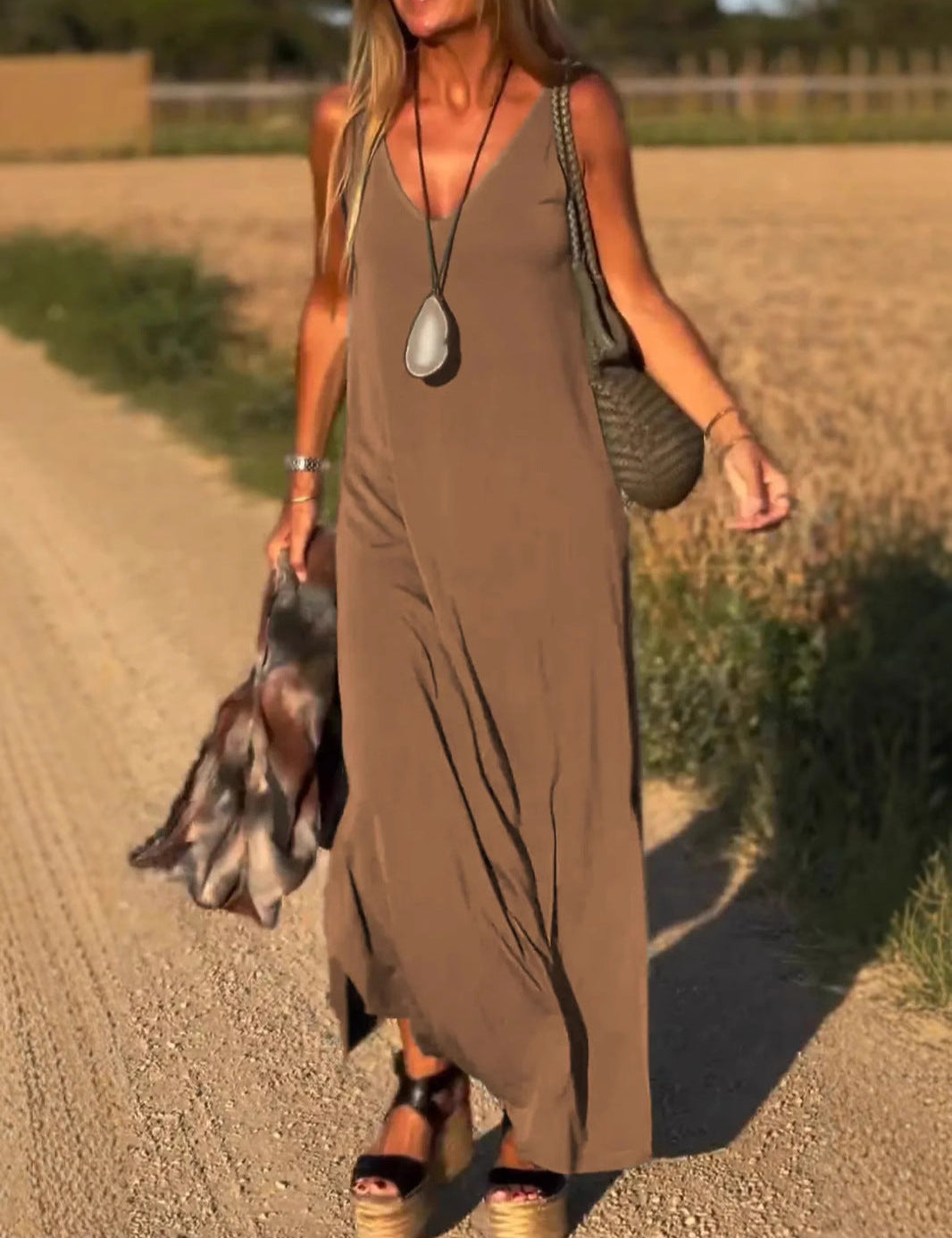 Evelyne - Elegancka Długa Sukienka Bez Rękawów